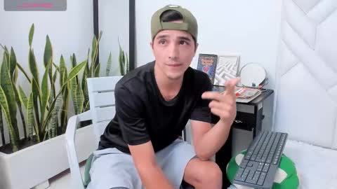 bad_boy_21_ online show from February 21, 6:36 am