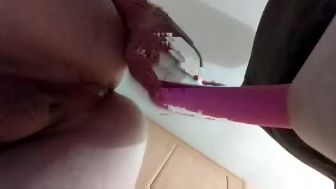 Snapshot of badmandirty3 chatting on September 21, 3:39 am badmandirty3 online show from September 21, 3:39 am