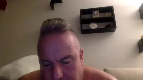 Snapshot of banana5289 chatting on October 10, 2:16 am banana5289 online show from October 10, 2:16 am