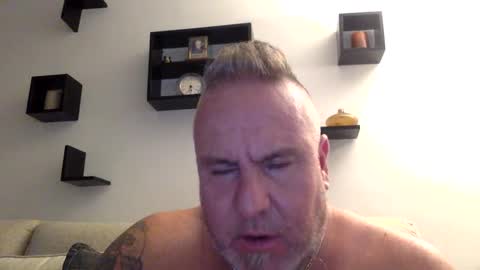 Snapshot of banana5289 chatting on October 1, 9:30 pm banana5289 online show from October 1, 9:30 pm