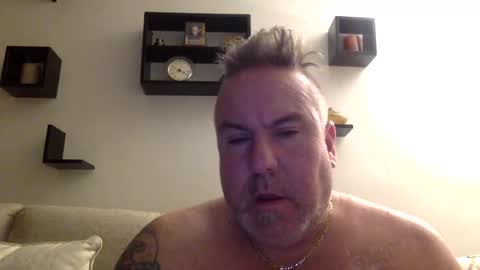 Snapshot of banana5289 chatting on March 6, 8:52 am banana5289 online show from March 6, 8:52 am