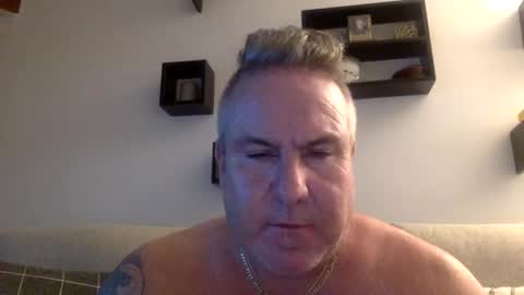 Snapshot of banana5289 chatting on December 2, 8:31 pm banana5289 online show from December 2, 8:31 pm