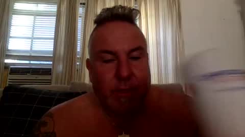 Snapshot of banana5289 chatting on October 5, 2:10 pm banana5289 online show from October 5, 2:10 pm
