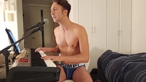 Snapshot of barebritpianist chatting on October 17, 4:44 pm BareBritPianist online show from October 17, 4:44 pm