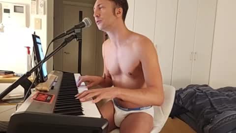 Snapshot of barebritpianist chatting on September 26, 4:05 pm BareBritPianist online show from September 26, 4:05 pm