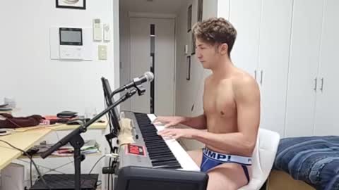 Snapshot of barebritpianist chatting on October 14, 7:15 am BareBritPianist online show from October 14, 7:15 am