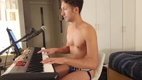 Snapshot of barebritpianist chatting on October 16, 3:31 pm BareBritPianist online show from October 16, 3:31 pm