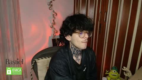 Snapshot of bastiel_ chatting on September 25, 5:06 am Bastiel online show from September 25, 5:06 am