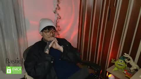 Snapshot of bastiel_ chatting on October 18, 2:49 am Bastiel online show from October 18, 2:49 am