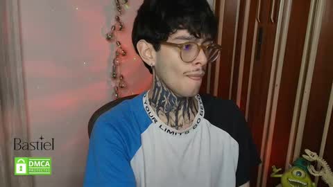 Snapshot of bastiel_ chatting on October 19, 3:00 am Bastiel online show from October 19, 3:00 am