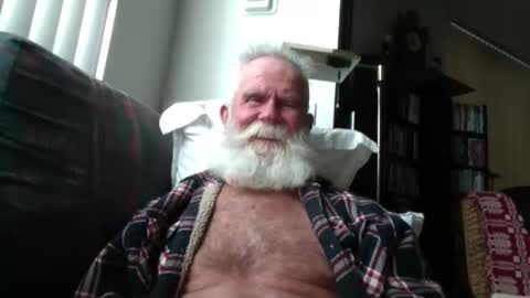 beardbushy online show from April 10, 5:31 pm