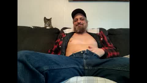 bearded_woodsman online show from December 4, 4:38 pm