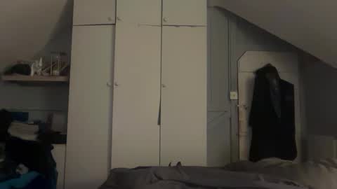 bedfordbottom26 online show from March 22, 12:37 am