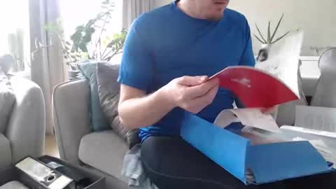 beejee88 online show from April 12, 11:33 am