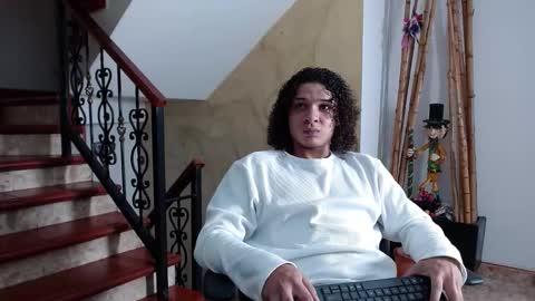 independent model online show from November 12, 10:36 pm