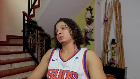 independent model online show from December 22, 5:43 pm