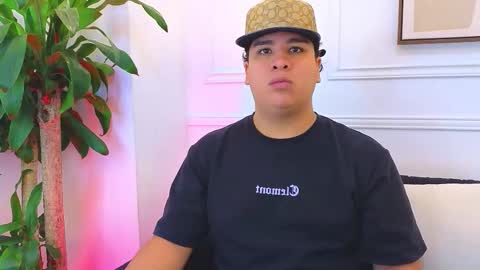 bennett_alejoo online show from March 5, 7:10 pm