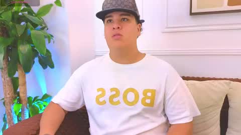 bennett_alejoo online show from May 28, 7:01 pm
