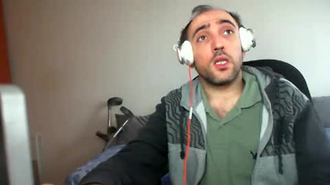 Snapshot of bentish chatting on February 5, 10:41 am bentish online show from February 5, 10:41 am