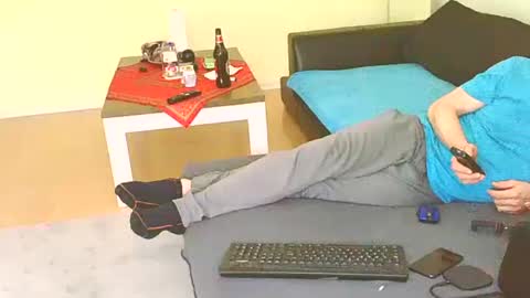 Benutzmich0800 online show from December 25, 1:09 pm