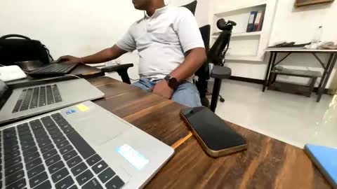 BrushStalkerIndian online show from October 13, 6:41 am