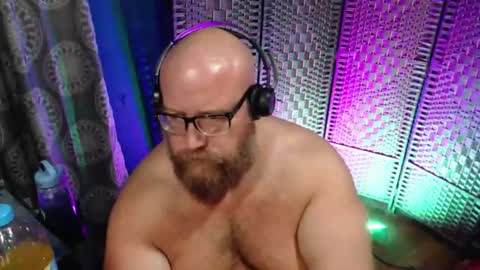 BigBear4Cuddles online show from June 21, 1:11 am