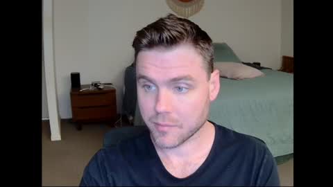 bigblueeyes9876 online show from July 27, 2:07 am