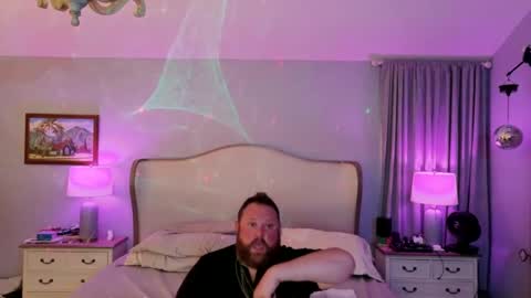 Snapshot of bigboi1o11 chatting on October 28, 7:44 am Bigboi1o11 online show from October 28, 7:44 am