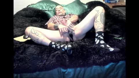 Snapshot of bigdickpiercedtattoos chatting on October 19, 5:45 am bigdickpiercedtattoos online show from October 19, 5:45 am