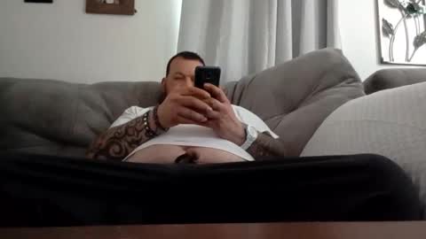 Snapshot of biglk324645168 chatting on February 10, 6:03 pm biglk324645168 online show from February 10, 6:03 pm