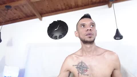 Snapshot of bigzehuz chatting on January 26, 7:31 pm andres online show from January 26, 7:31 pm