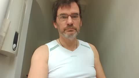 bikertom1988 online show from February 1, 11:54 am