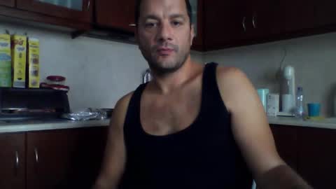 Snapshot of billos26 chatting on October 13, 8:09 am billys greece online show from October 13, 8:09 am