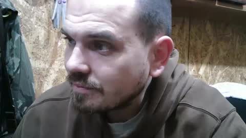 Em J online show from April 5, 7:21 pm