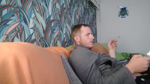 Snapshot of bizoukey15 chatting on September 24, 1:38 am bizoukey15 online show from September 24, 1:38 am