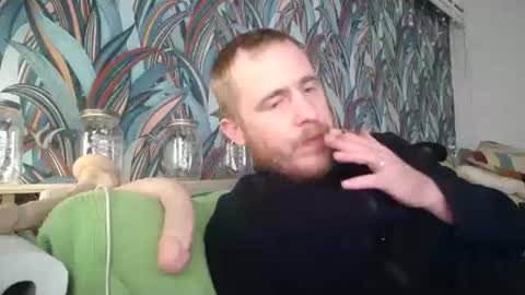 Snapshot of bizoukey15 chatting on October 14, 1:01 am bizoukey15 online show from October 14, 1:01 am