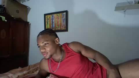 tu morenito online show from December 16, 1:42 am