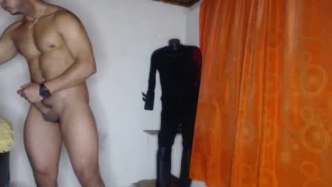 Snapshot of black_hot26 chatting on February 27, 6:42 pm black_hot26 online show from February 27, 6:42 pm
