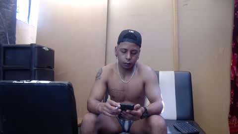 Snapshot of black_hot26 chatting on December 13, 3:43 pm black_hot26 online show from December 13, 3:43 pm