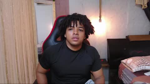 black_king_241 online show from April 15, 2:55 am