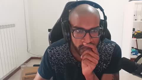 Master online show from March 8, 2:43 pm