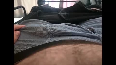 Snapshot of bleezy75 chatting on January 3, 8:32 pm bleezy75 online show from January 3, 8:32 pm