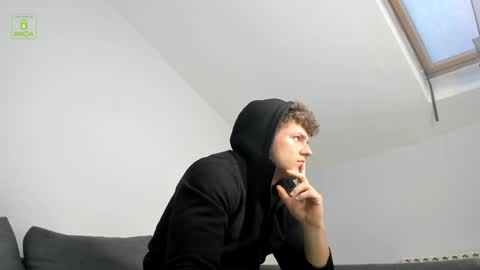 Loris online show from April 4, 5:04 am