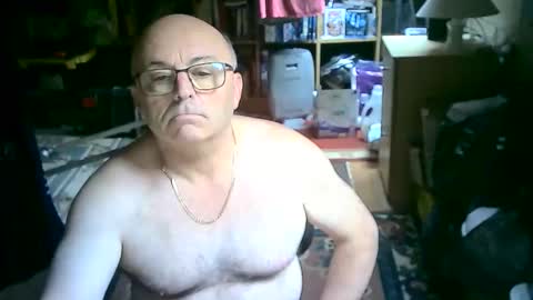 Snapshot of bluebox65 chatting on September 13, 1:12 pm bluebox65 online show from September 13, 1:12 pm