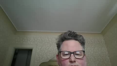 bluemoose70 online show from December 6, 4:17 pm