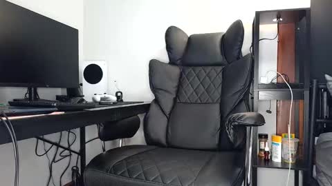 bobby72738 online show from October 29, 8:56 pm