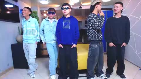 THOMAS AND DAMIAND online show from September 27, 5:05 am