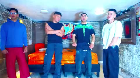 THOMAS AND DAMIAND online show from September 12, 4:29 pm