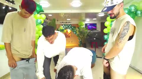 THOMAS AND DAMIAND online show from March 12, 5:13 am