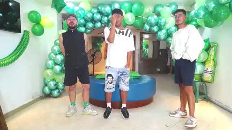 THOMAS AND DAMIAND online show from March 1, 5:20 am